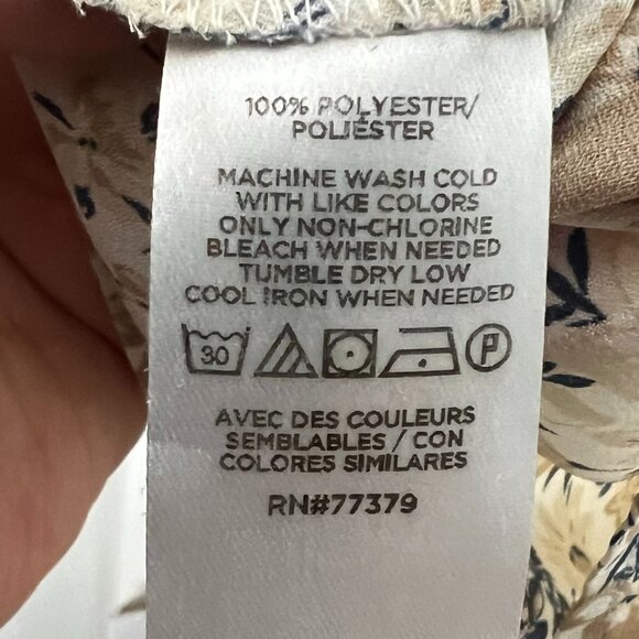 EUC Ann Taylor Blouse Ruffled Sleeves Size Large - Picture 5 of 5